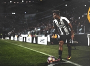 开云体育中国-暗夜极速，当杰伦·格林在F1街道赛之夜化身无解之谜