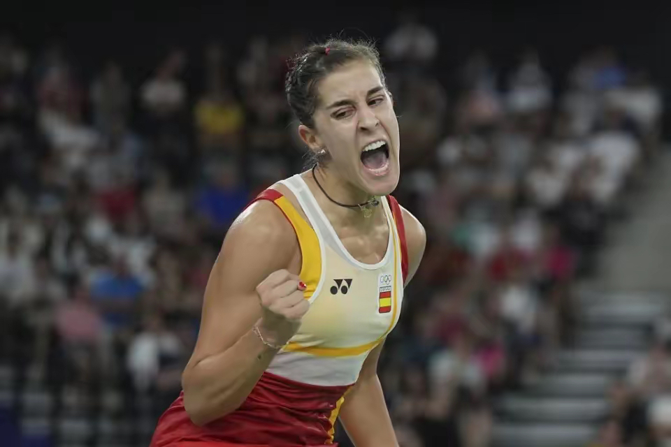 包含日本羽毛球队轻取泰国羽毛球队，马琳高光表现的词条