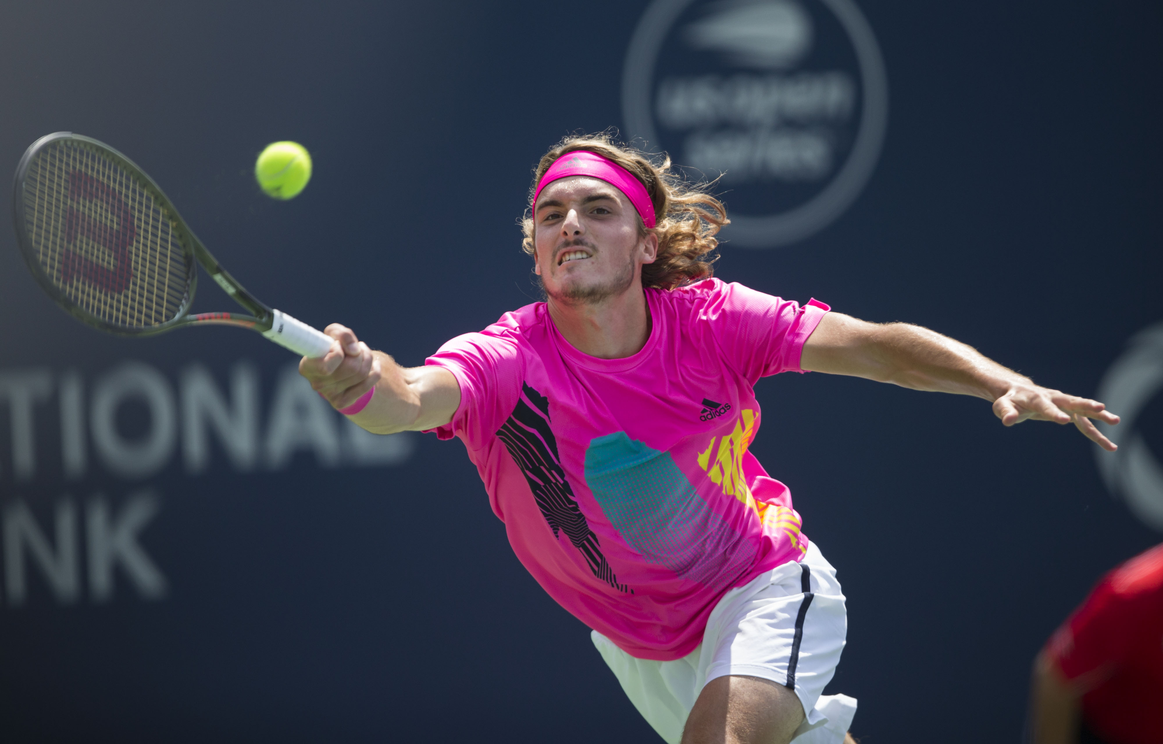 意大利网球队横扫美国网球队，西西帕斯送出助攻