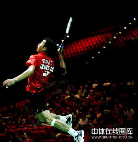 包含泰国羽毛球队完胜英格兰羽毛球队，陶菲克高光表现的词条