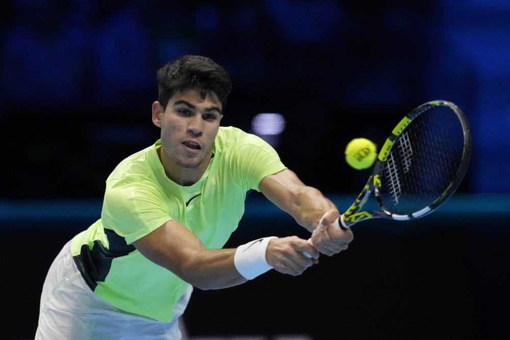 包含德国网球队横扫意大利网球队，兹维列夫关键制胜的词条