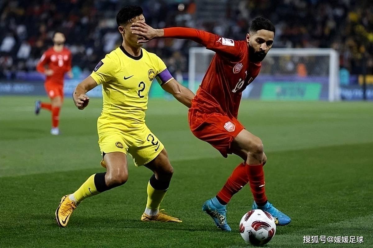 足球赛事激烈对决，中东球队奋勇拼搏实力