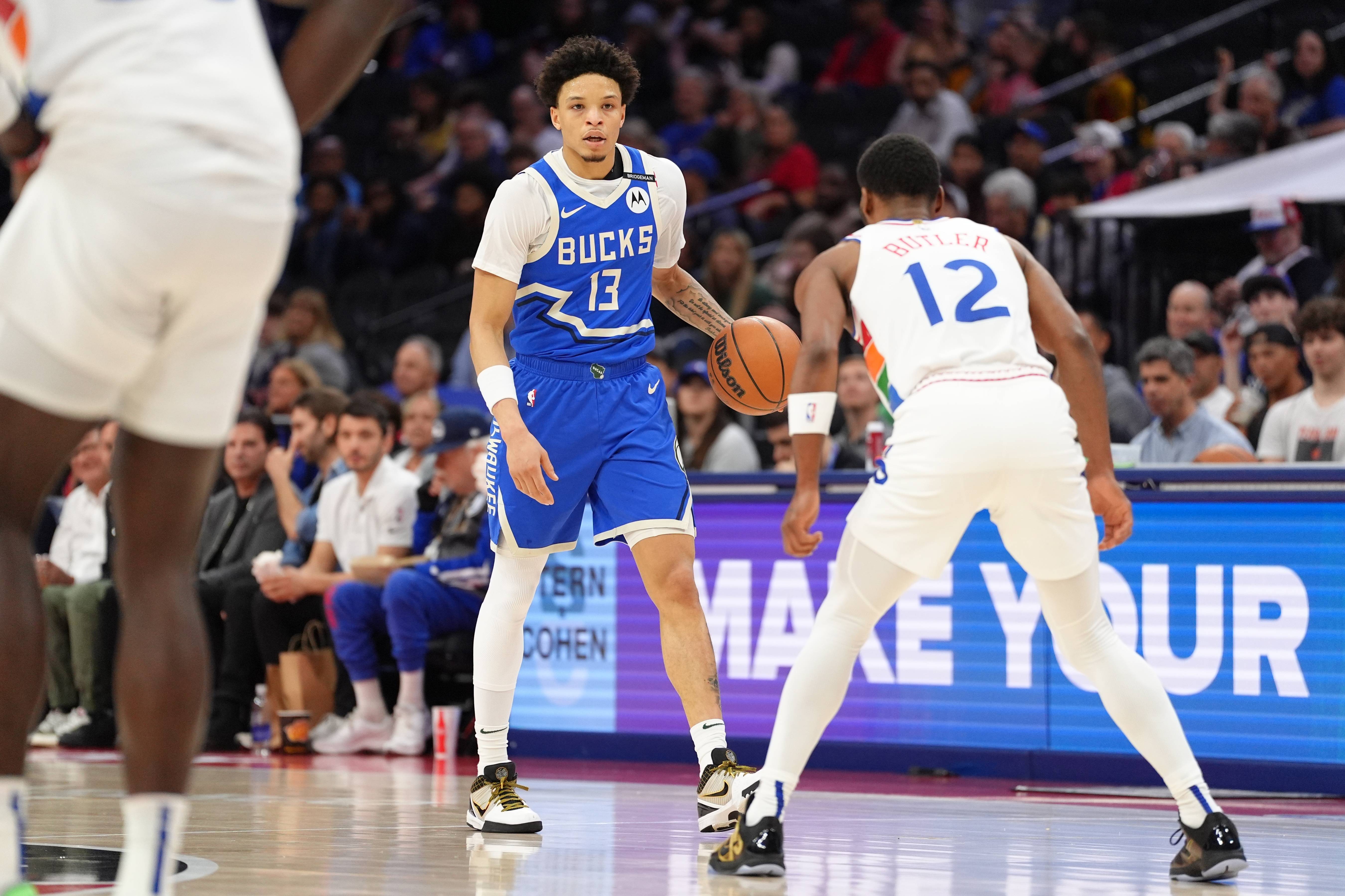 包含雄鹿队后卫稳定发挥，带队赢得比赛的词条