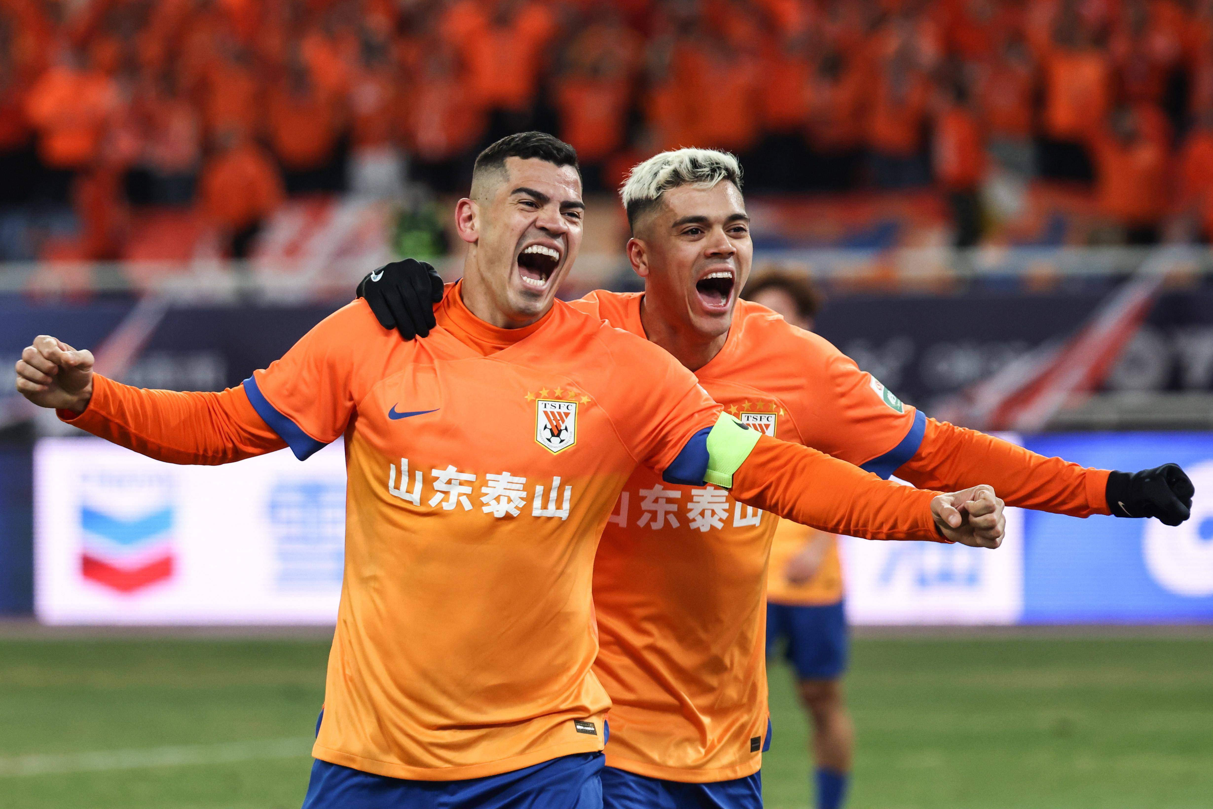 包含山东泰山球员斩获重要胜利，势不可挡的词条