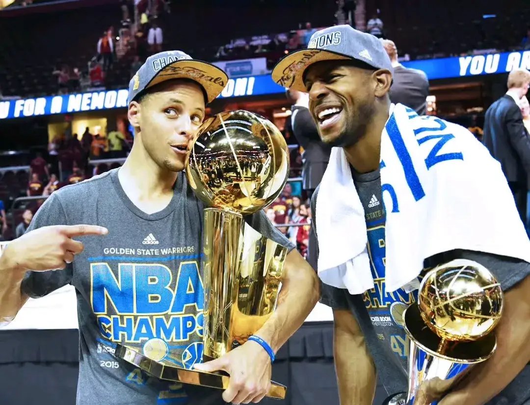 关于勇士双核助球队获胜,斯蒂芬-库里与克雷-汤普森合力的信息 关于勇士双核助球队获胜,斯蒂芬-库里与克雷-汤普森合力的信息