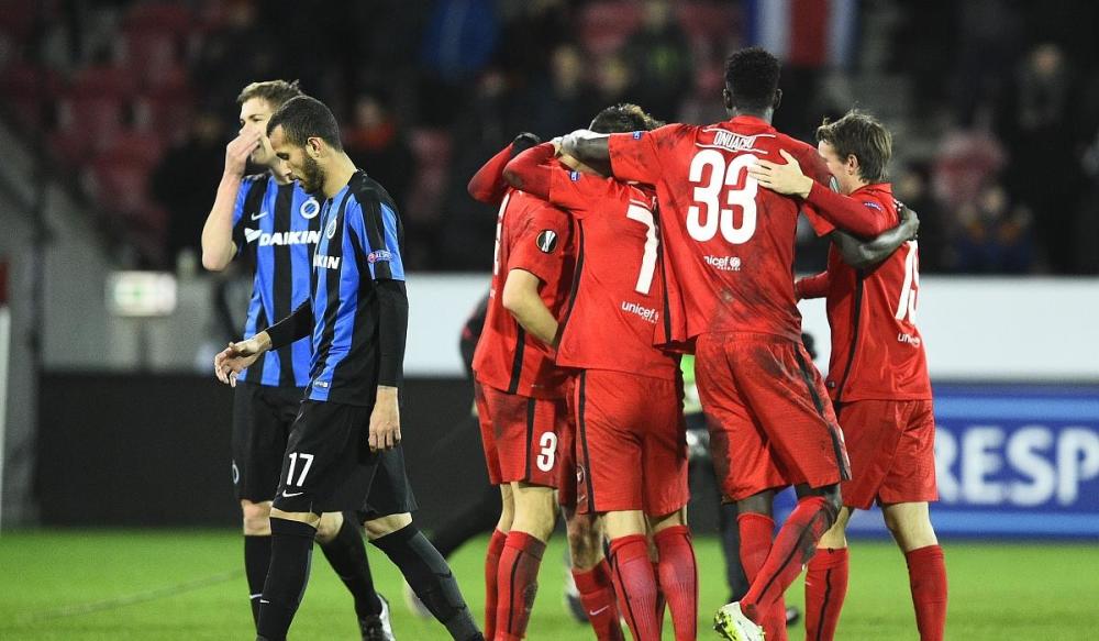 阿贾克斯逆转击败波尔图，晋级淘汰赛