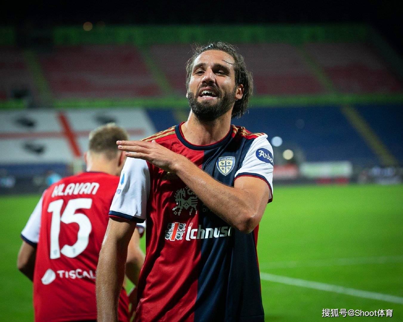 包含卡利亚里遭遇低迷状态，势在必赢保级形势的词条