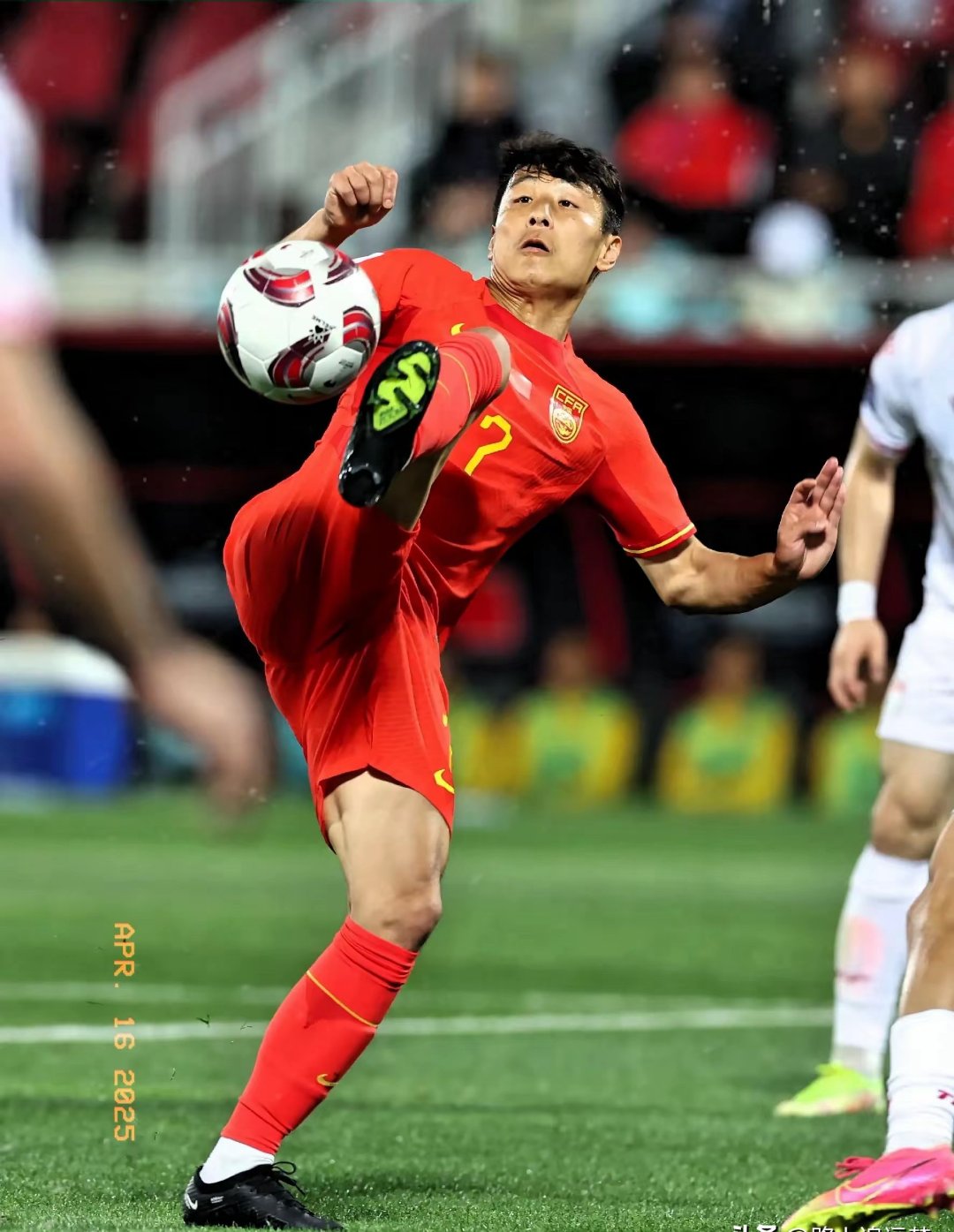 关于中国国家队球员发挥超水平，获得决定性胜利的信息