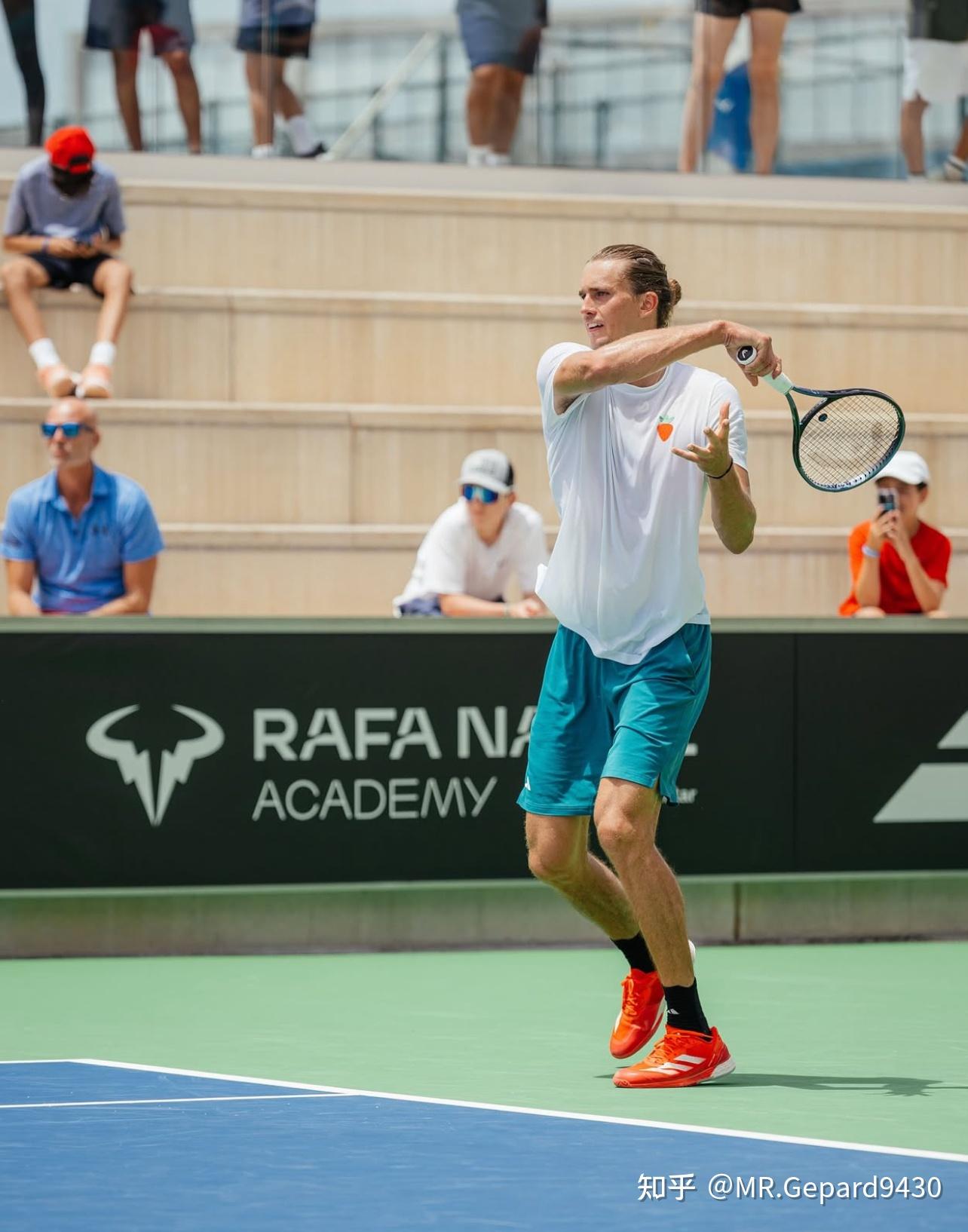 关于温网绝杀澳网，兹维列夫高光表现的信息