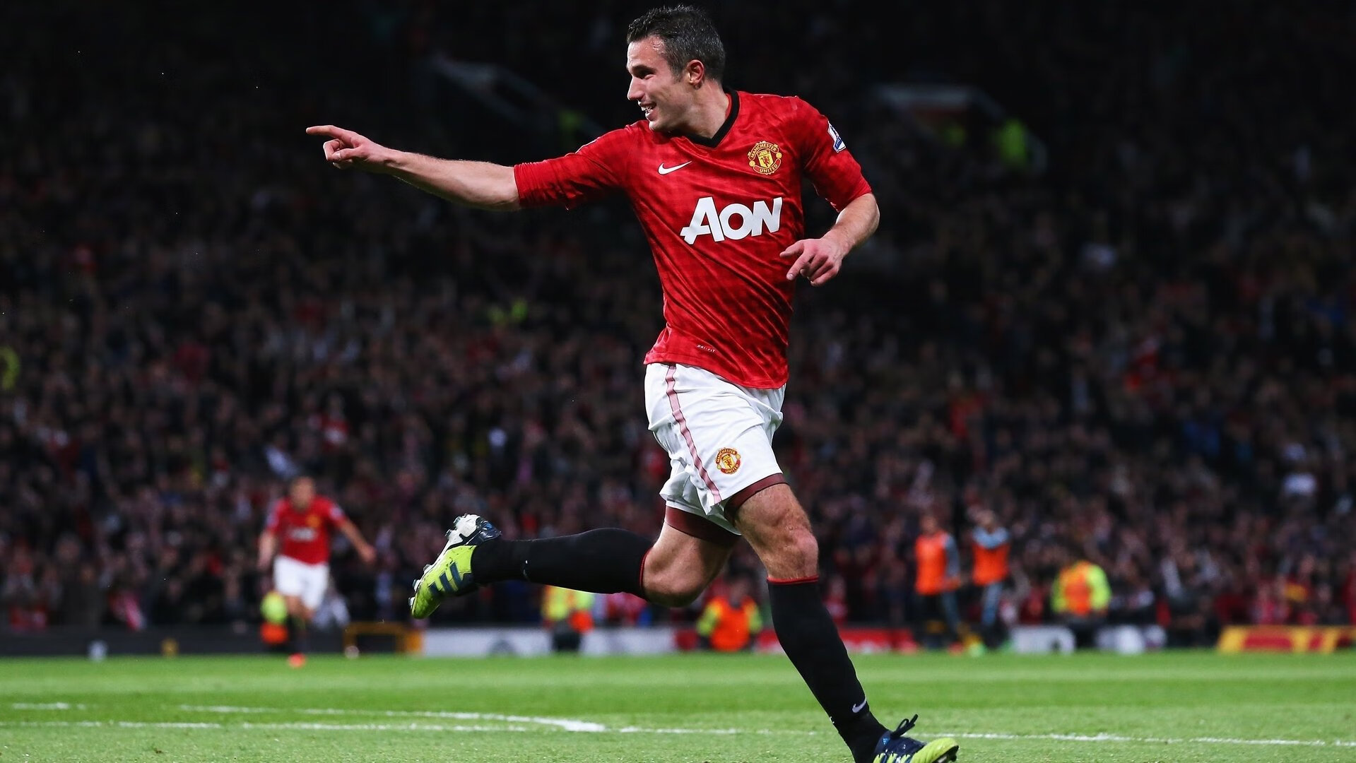 拉文风暴席卷争冠夜，当芝加哥的闪电劈开曼彻斯特的迷雾