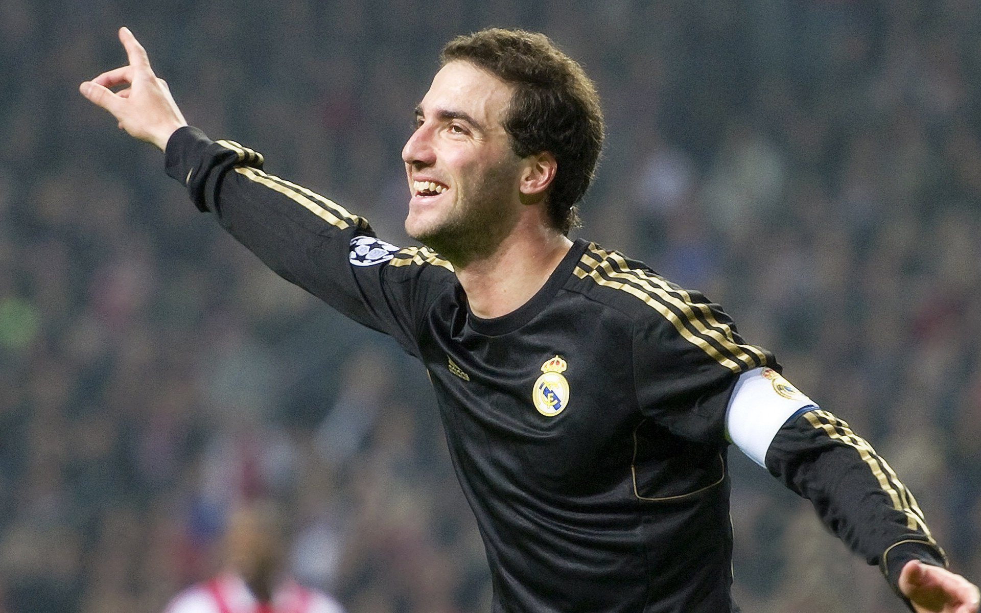 塞维利亚险胜克罗地亚，维尼修斯扛起全队